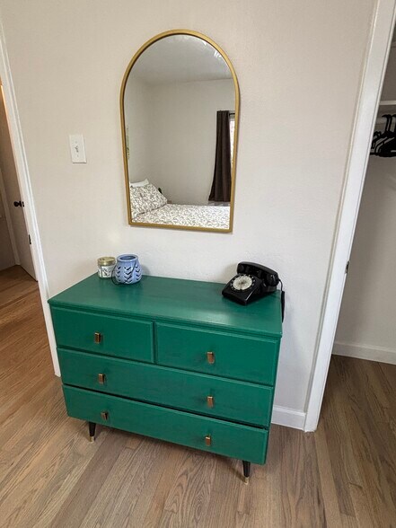 Building Photo - 5025 Lenox Ave