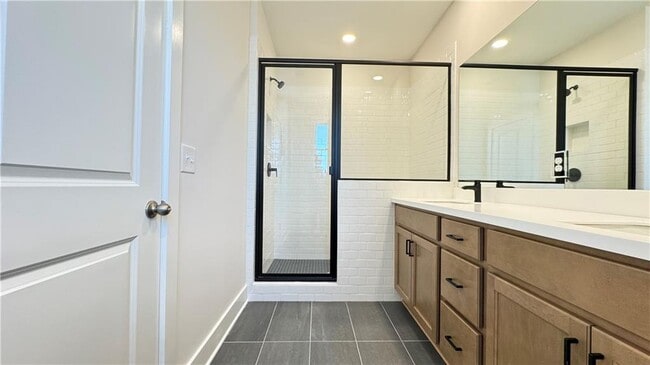 Building Photo - 2678 Evers Dr NE