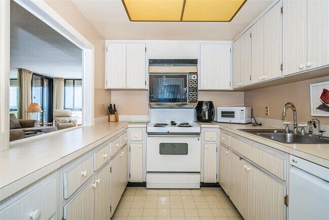 Building Photo - 3820 Gulf Blvd