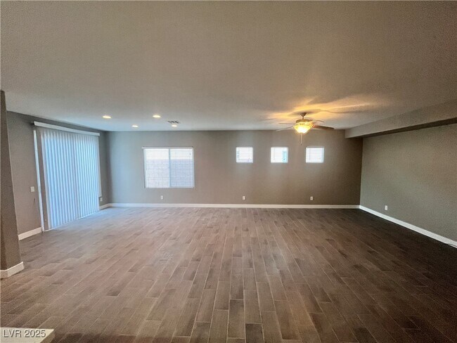 Building Photo - 7136 Crescentville Ave