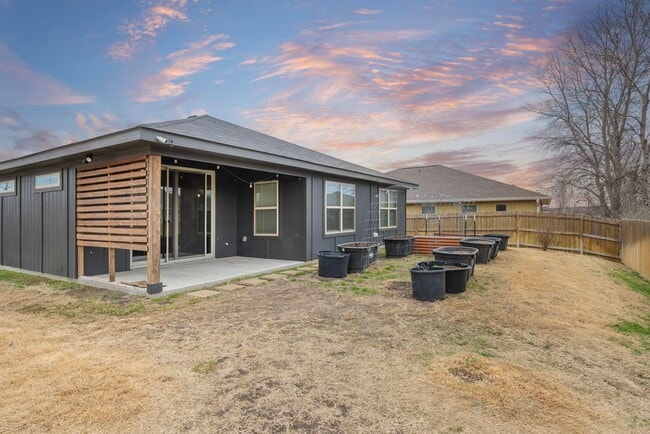 Building Photo - 3 BEDROOM 2 BATH CUSTOM HOME IN NOLANVILLE