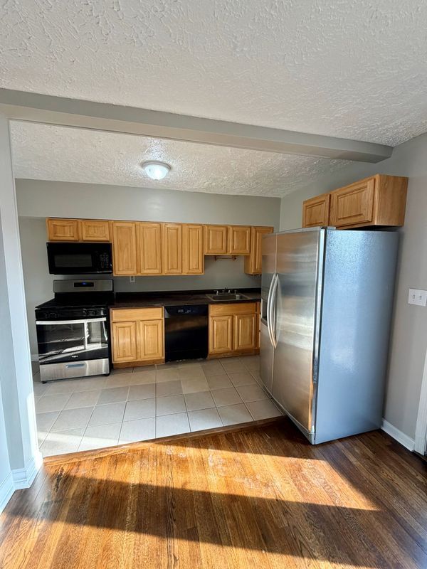 Building Photo - 3413 Wallford Dr