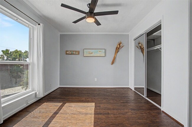 Building Photo - 307 Yacht Club Ln