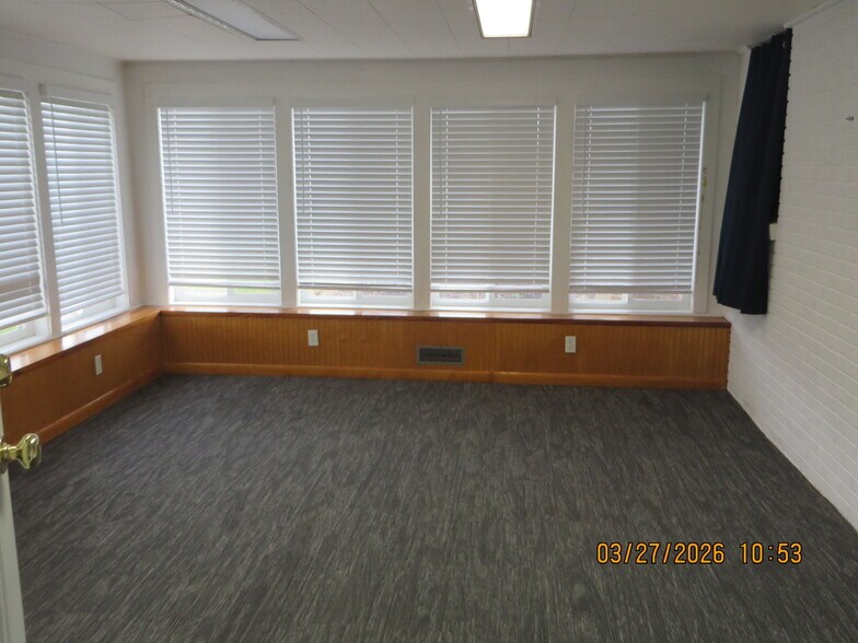 Building Photo - 1348 W 550 S