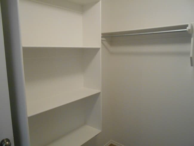 Building Photo - Half off first full month's rent! /Gorgeou...