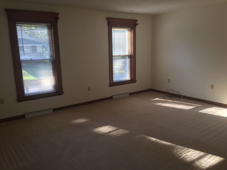 Building Photo - 3921 Longview Ave