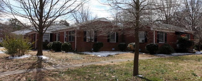 Building Photo - 301 E Lake Dr