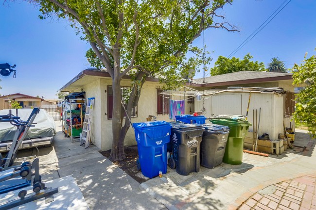 Building Photo - 6221 Brynhurst Ave