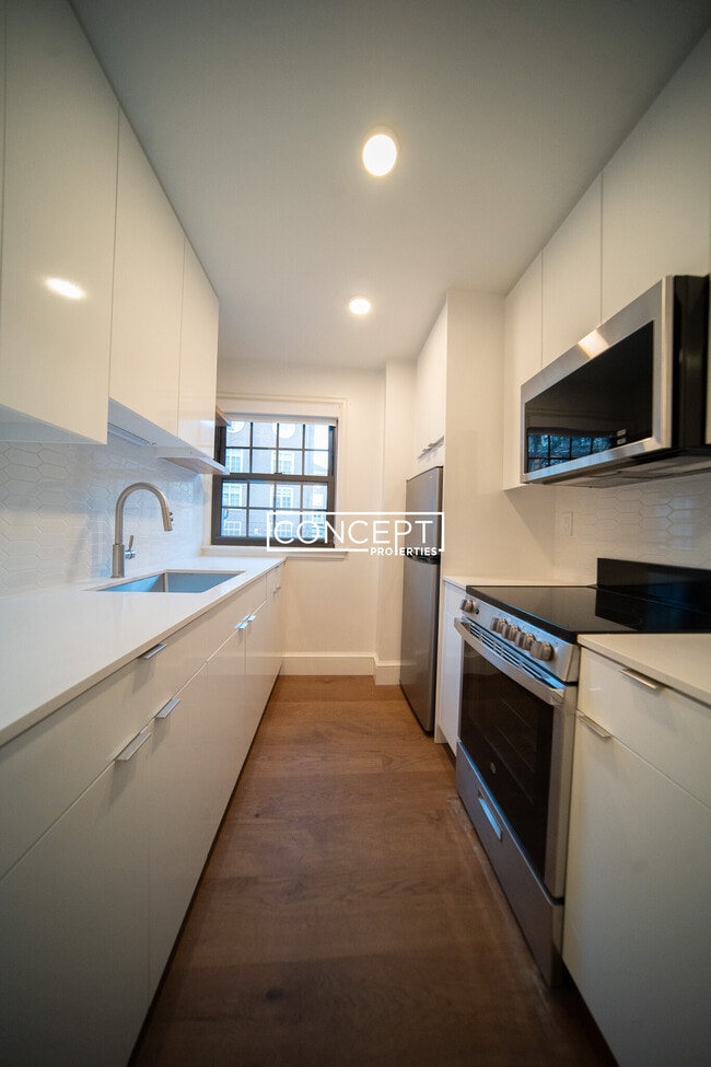 Primary Photo - 1208 Massachusetts Ave