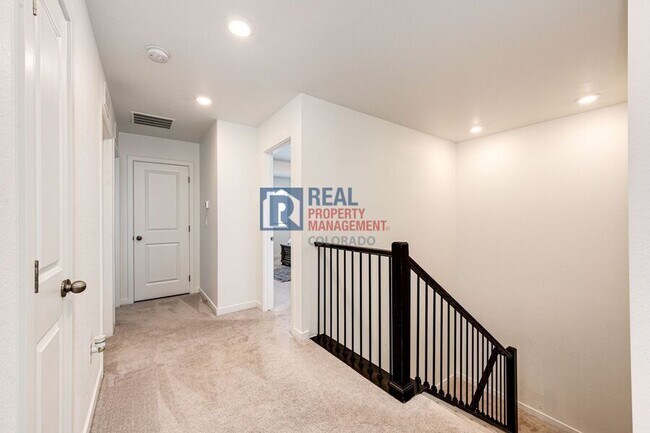 Building Photo - 960 S De Gaulle Ct