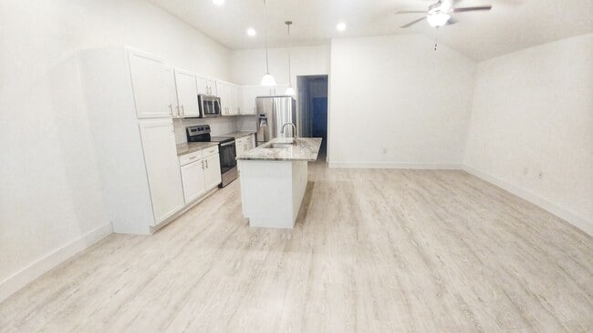 Building Photo - 4330 Mallow St