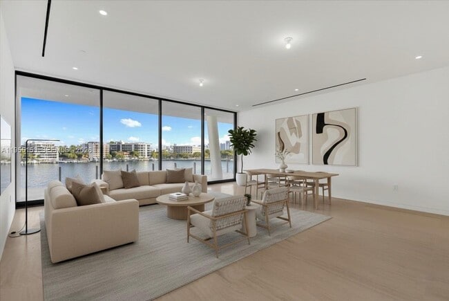 Building Photo - 5 Grove Isle Dr