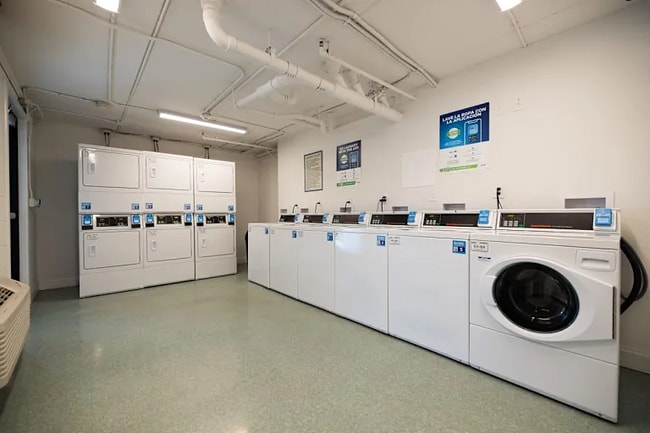 Building Photo - 4100 Golden Gate Pkwy