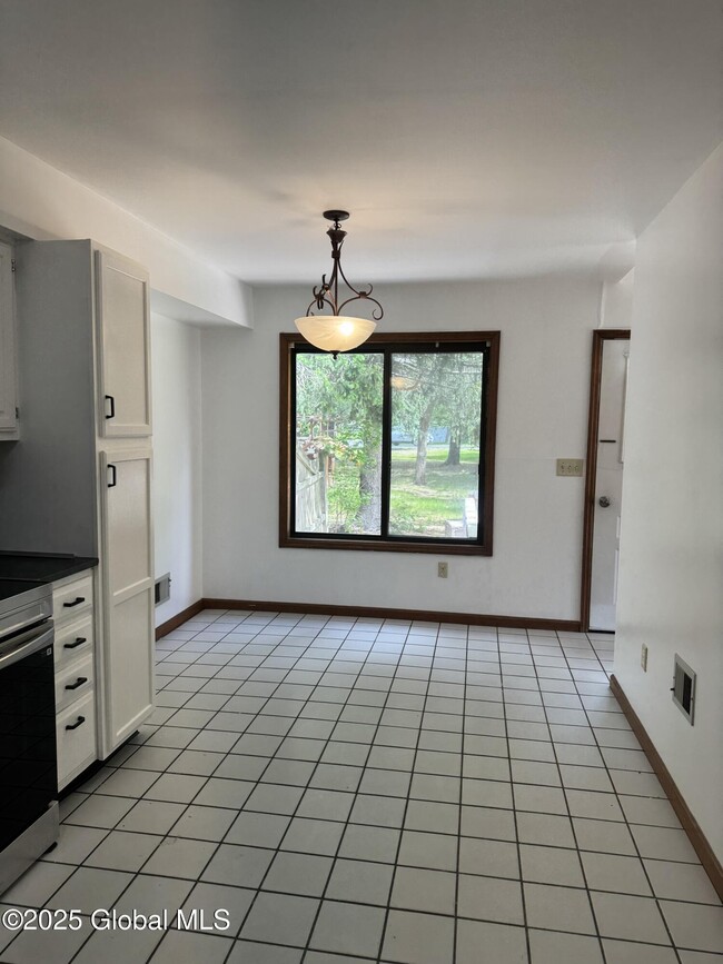 Building Photo - 103 Stone Ridge Ct