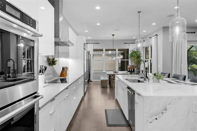 Building Photo - 3624 S Gardenia Ave