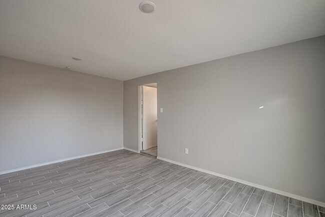 Building Photo - 4249 W Townley Ave