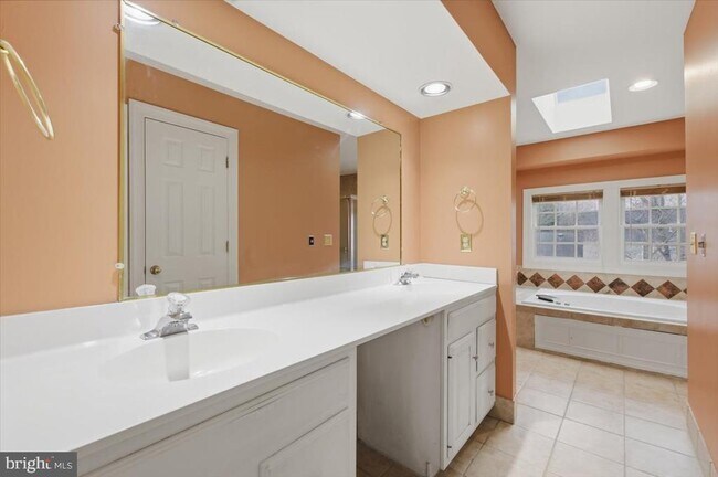 Building Photo - 9357 Gloxinia Way