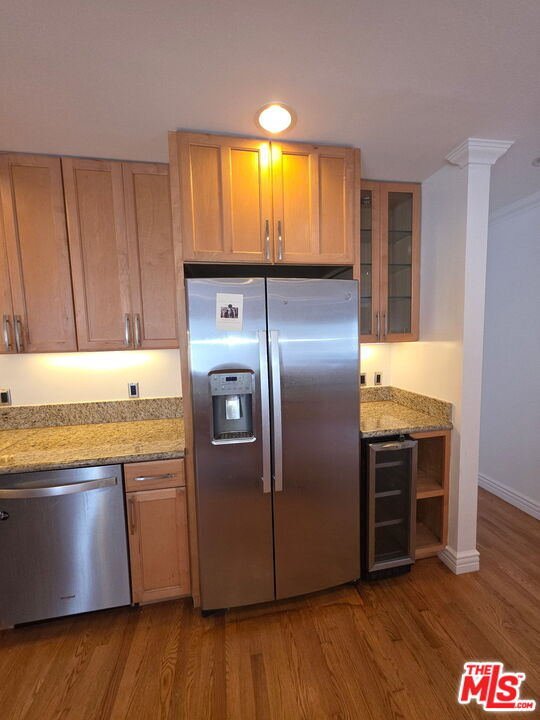 Building Photo - 670 Broadway St