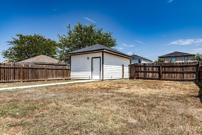 Building Photo - 5707 Midcrown Dr