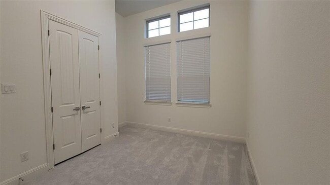 Building Photo - 1720 Scenic Hts Ln