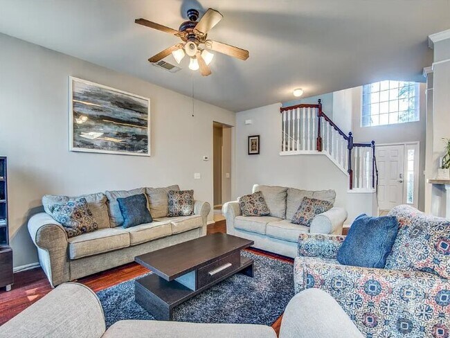 Building Photo - 2824 Thorncreek Ln