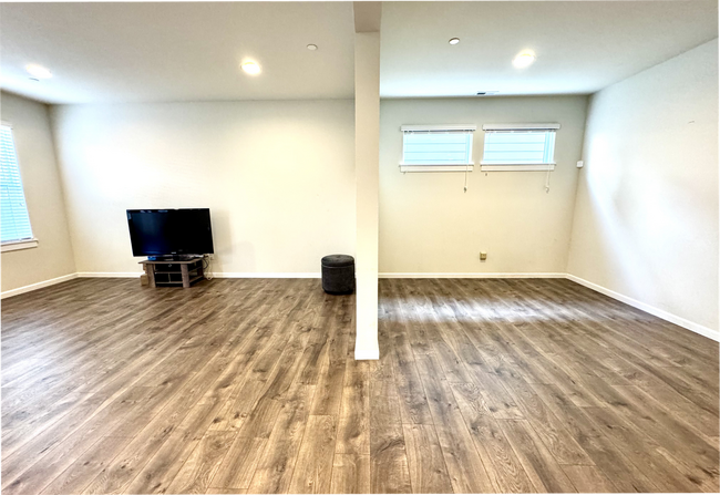 Building Photo - 5013 52nd Ave Ct W