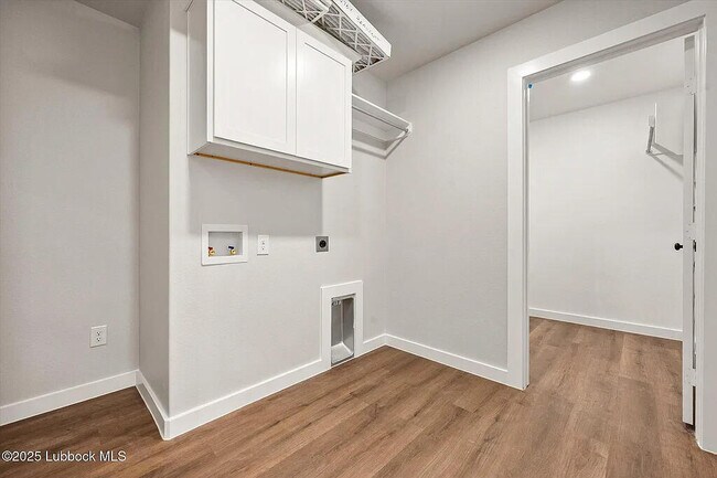Building Photo - 10704 Beaufort Ave