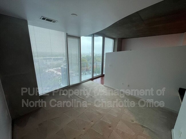 Building Photo - 210 N Church St