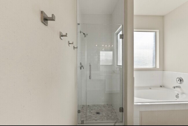 Building Photo - 21627 Cozy Hollow Ln