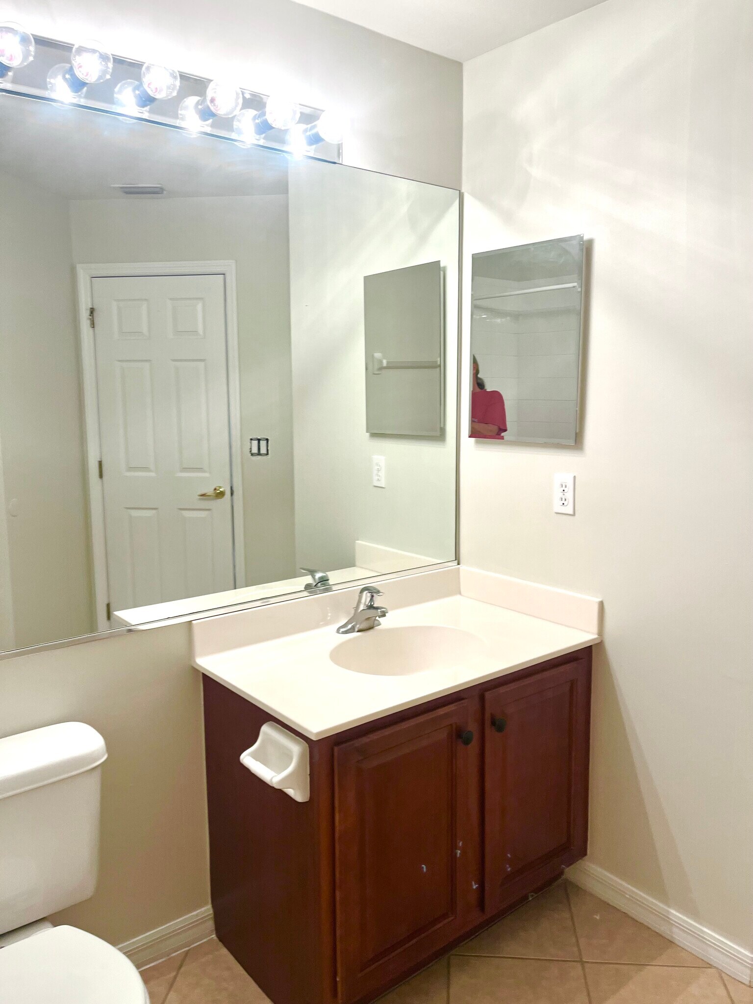 Building Photo - 8361 Village Edge Cir