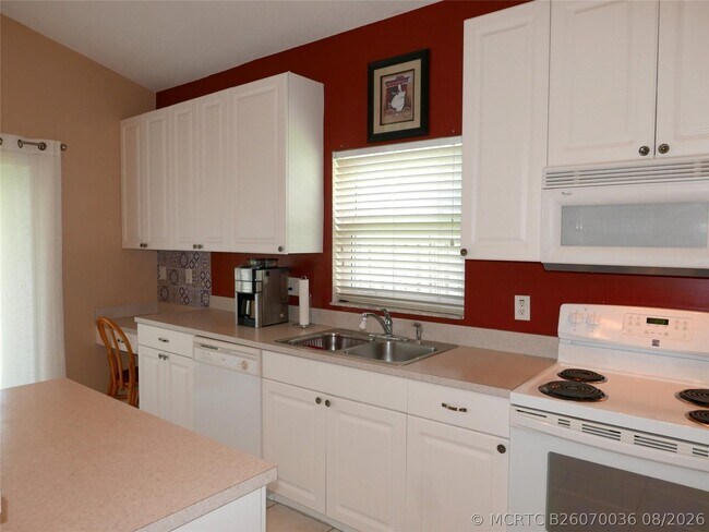 Building Photo - 7614 Colony Lake Dr