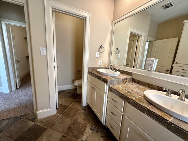 Building Photo - 1205 Birdsall St