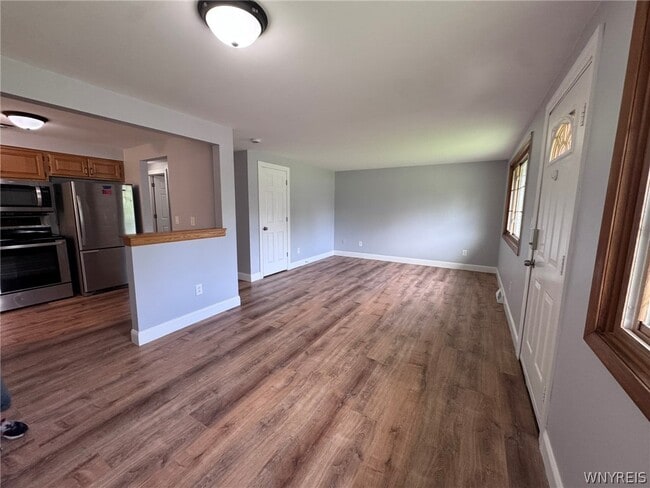 Building Photo - 685 Longmeadow Rd