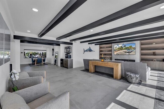 Building Photo - 160 SE 3rd Ct