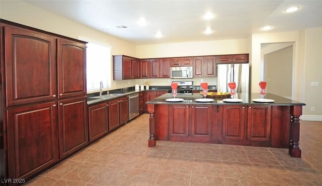 Building Photo - 973 Via Stellato St