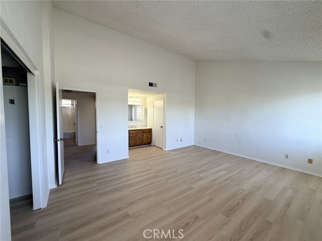 Building Photo - 1061 N Glendora Ave