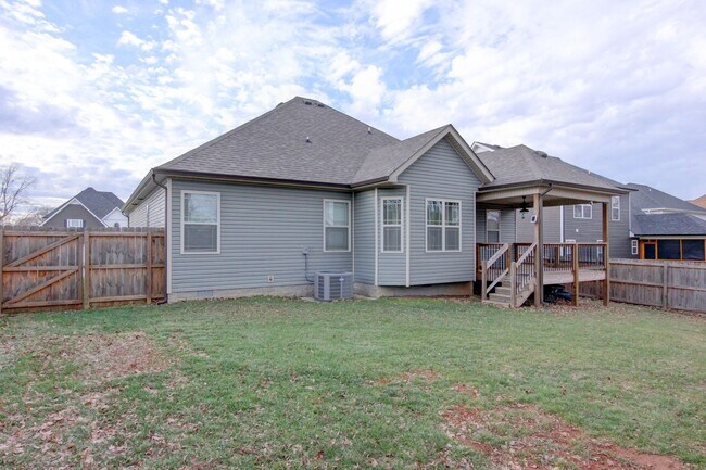 Building Photo - Sharp 3bed 2 ba.  upgrades throughout.