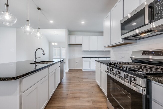 Building Photo - 4013 Bluestem Blvd