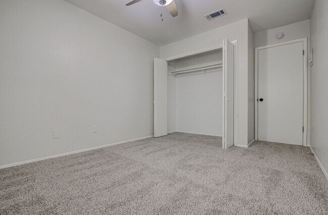 Building Photo - 5301 Indio Cir