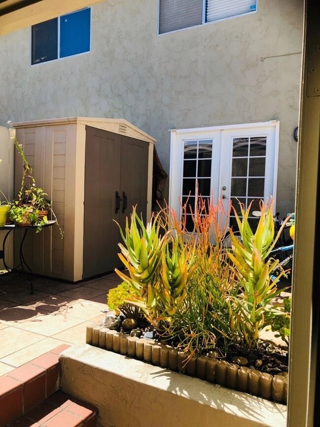 Building Photo - University City (UTC) 2BR/1BA CONDO @ GENE...