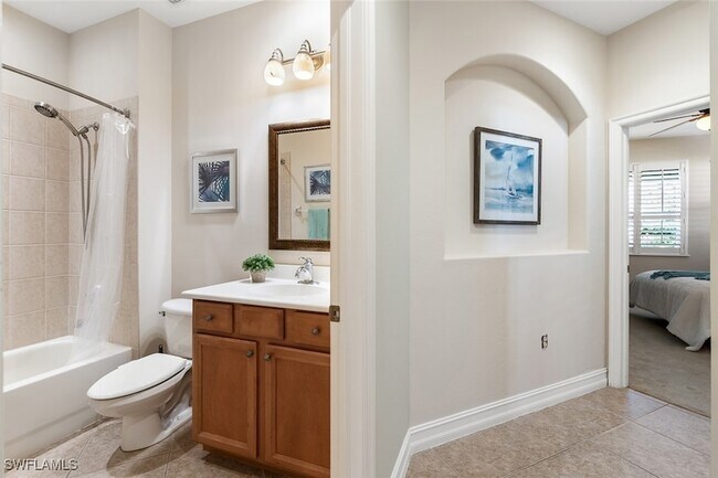 Building Photo - 1757 Tarpon Bay Dr S