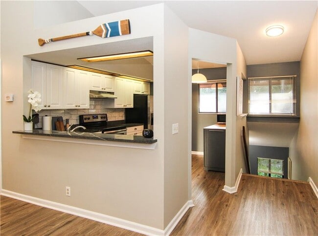 Building Photo - 875 Wimbledon Dr