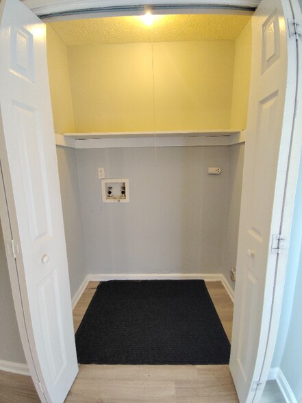 Building Photo - 65 Duiguid Dr