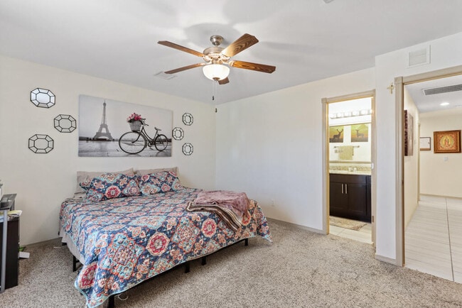 Building Photo - 12156 Mesquite Thorn Dr