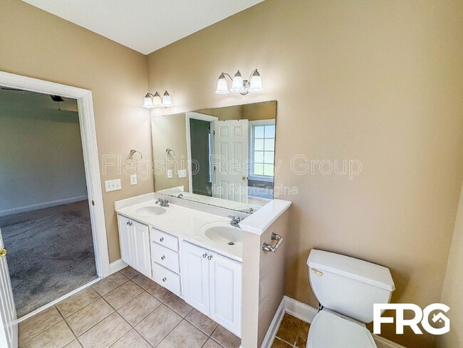 Building Photo - 2426 Pinetops Dr