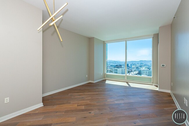 Building Photo - ELEGANT CITY 1BD/1BA RETREAT WITH SKYLINE ...