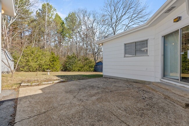 Building Photo - For Rent - Adorable 4BR 2BA house - East Ridge
