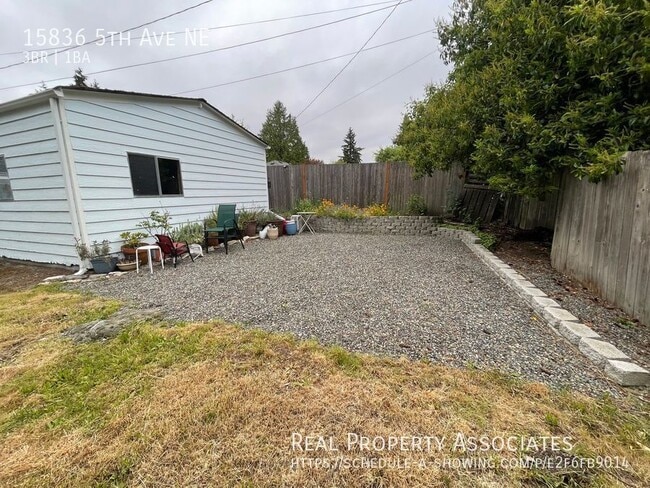 Building Photo - 15836 5th Ave NE