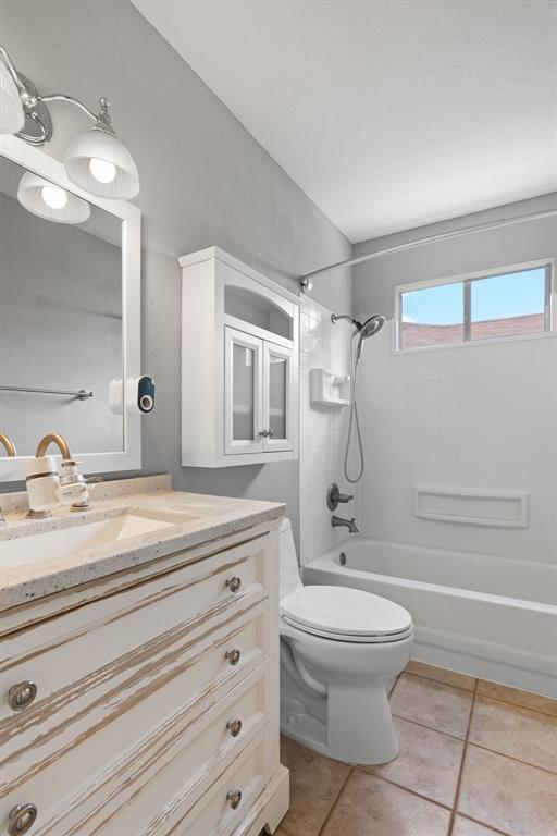 Building Photo - 913 Dover Pass