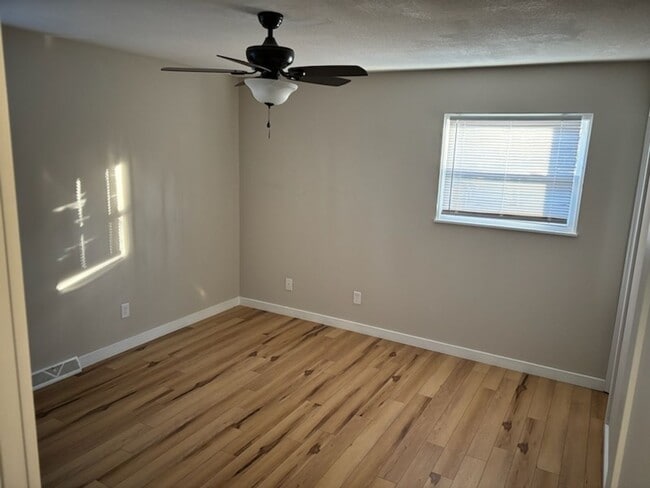 Building Photo - 3BR/2.5BA Home Available 12/1